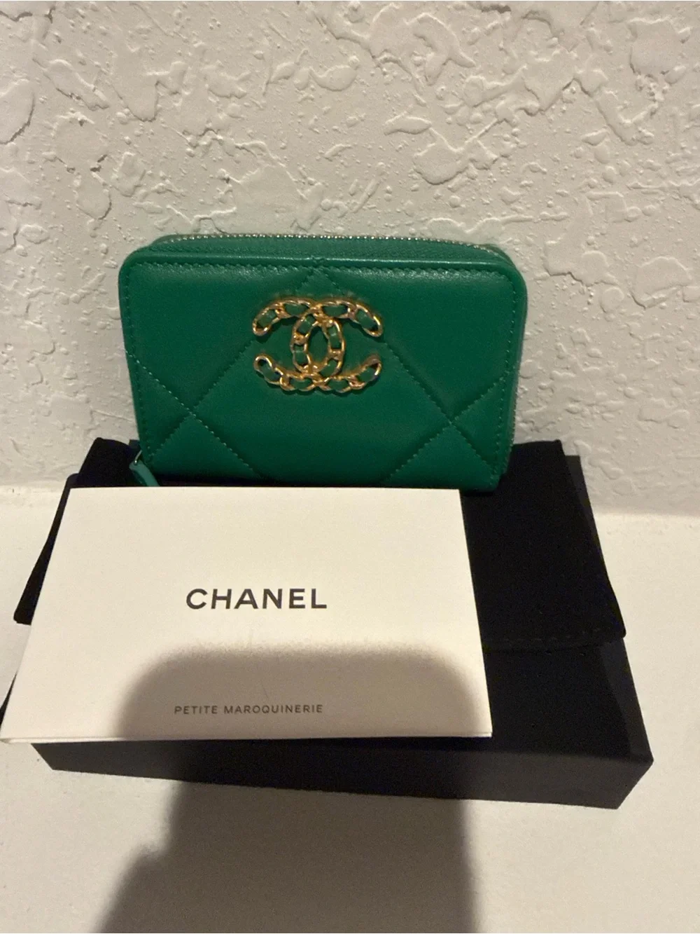 CHANEL Emerald Green Quilted Zip Card Wallet with Gold CC
